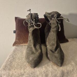 Tahari Booties Olive Green Suede Konner Style Size 8.5 M